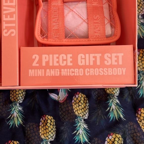 Brand New Steve Madden 2-Piece Set Mini & Micro Crossbody Purse Clear Coral - Picture 5 of 14